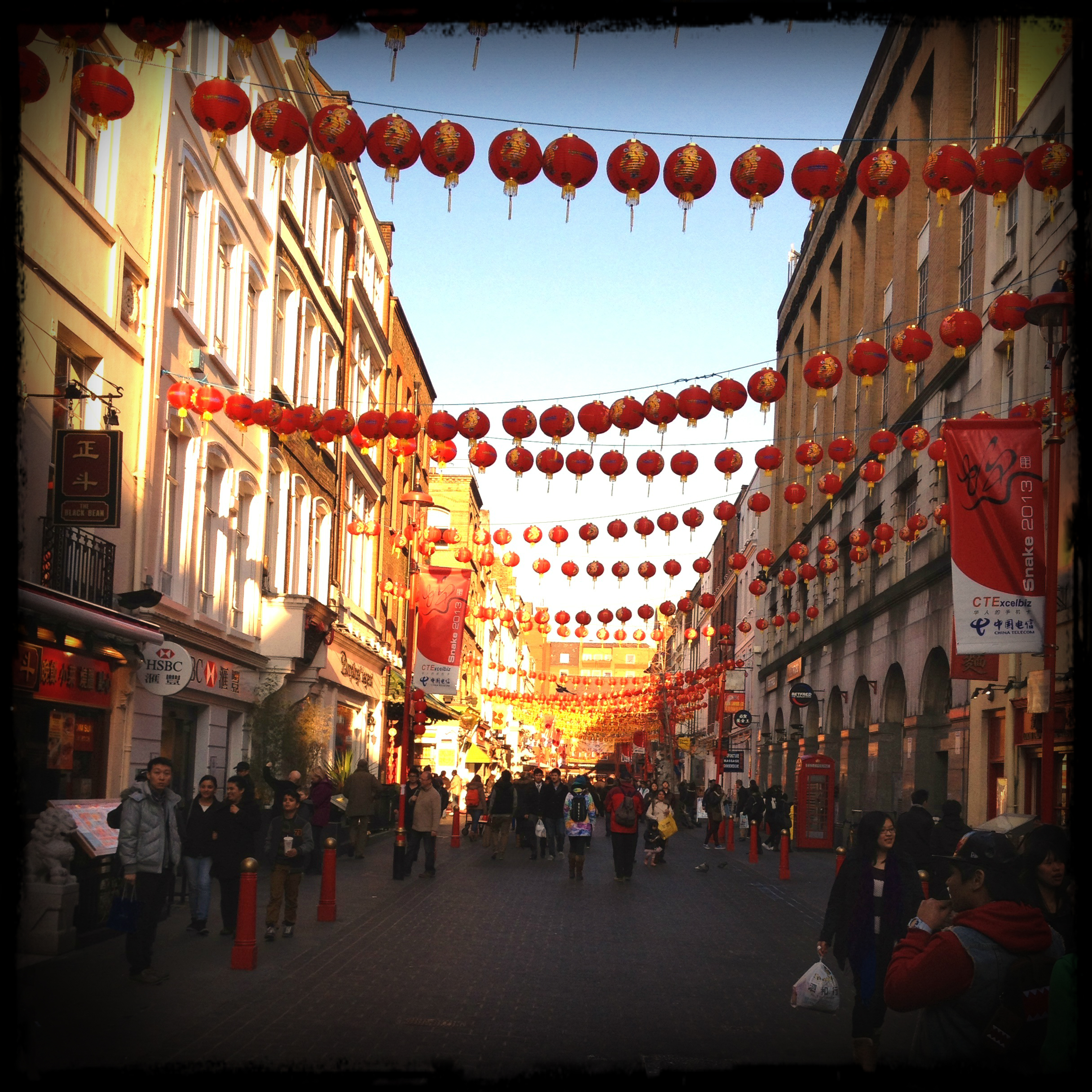 Sunny afternoon in Chinatown